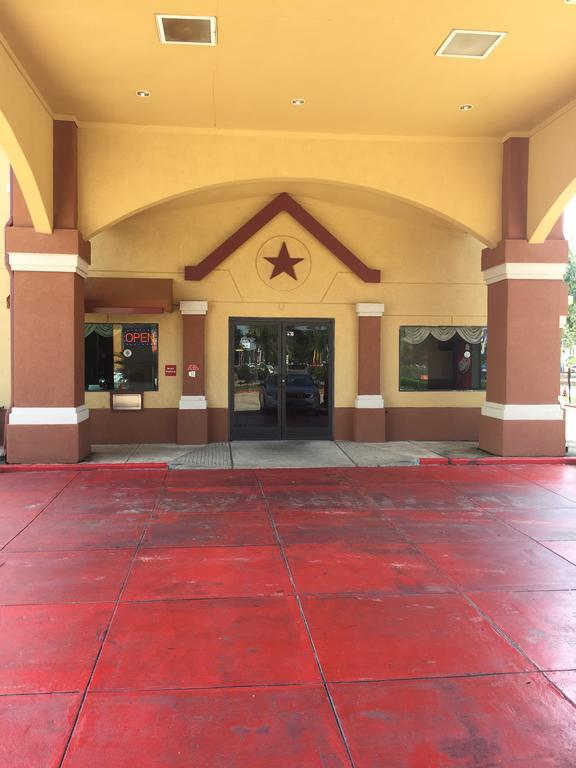 Scottish Inn & Suites Hobby Airport Houston Exterior photo